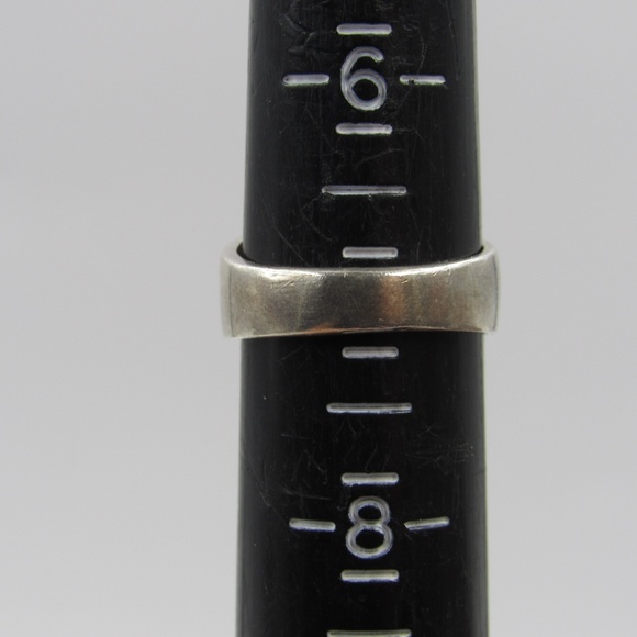 Size 7 Sterling Silver Simple Thick Band Ring - Picture 6 of 8